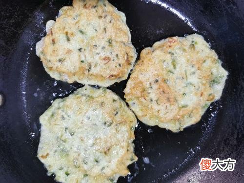 槐花饼的做法 槐花饼的做法详细步骤窍门